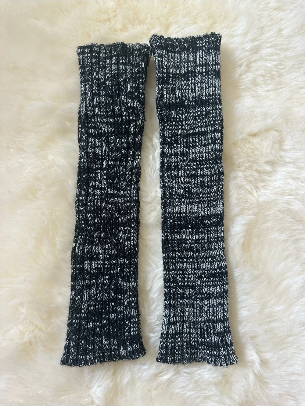 Steve Madden Marled Knit Button Cuff Leg Warmers Gray Black Cozy Winter Boho